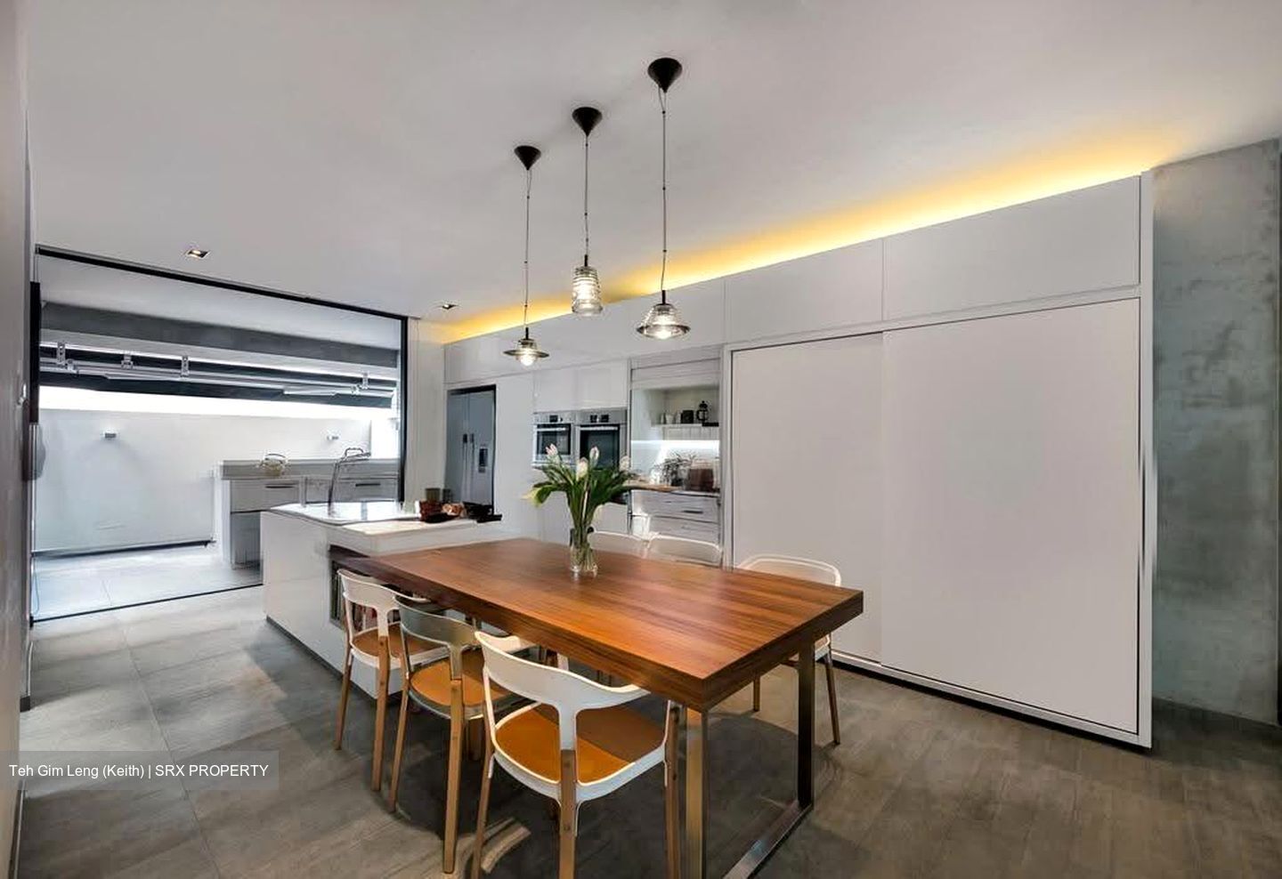 Grove Avenue (D10), Terrace #622220421